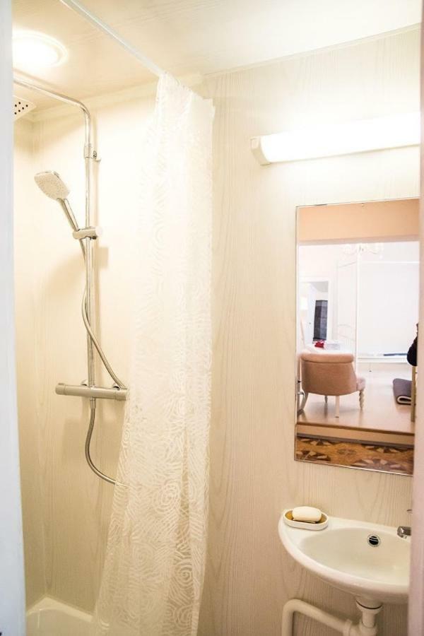 Cozy City Studio Apartment Free Parking Tallinn Extérieur photo